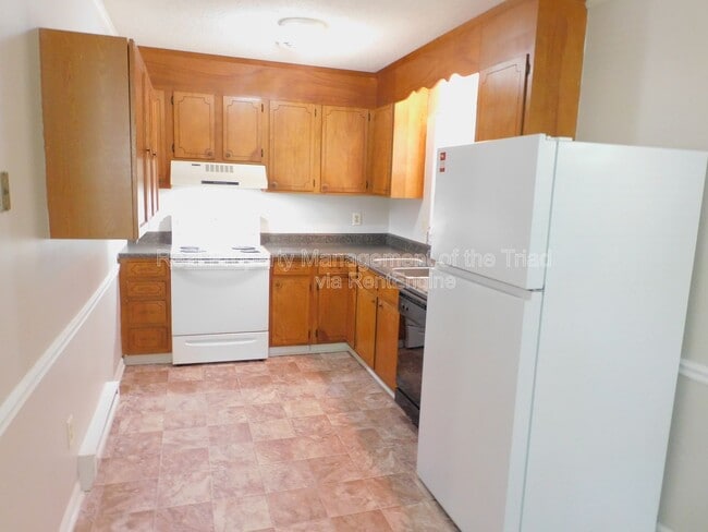 Foto del edificio - 2006 Creekwood Dr
