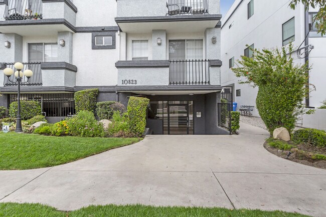 Foto del edificio - 10823 Hortense St