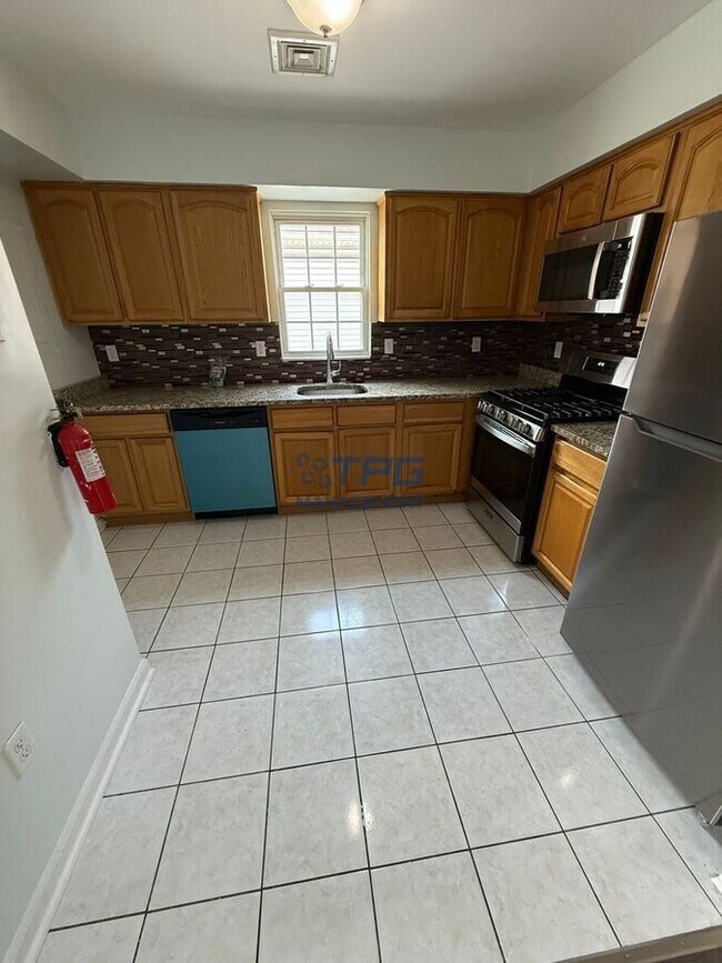 Foto del edificio - 245 N 19th St