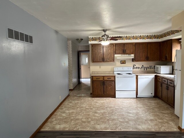 Kitchen - 1832 South St
