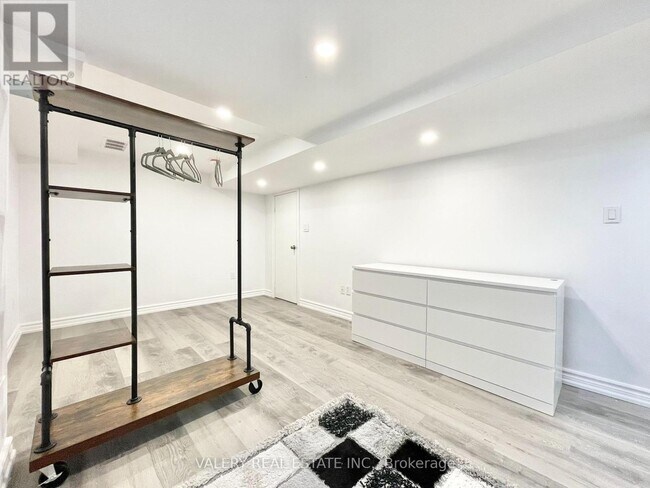 Building Photo - 52 Glenridge Rd