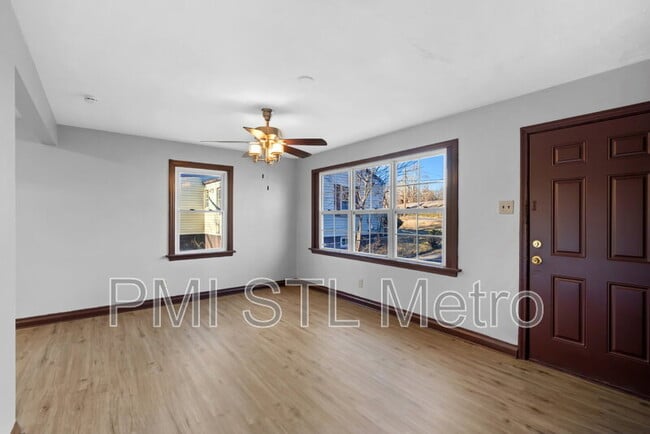 Building Photo - 2546 Main St