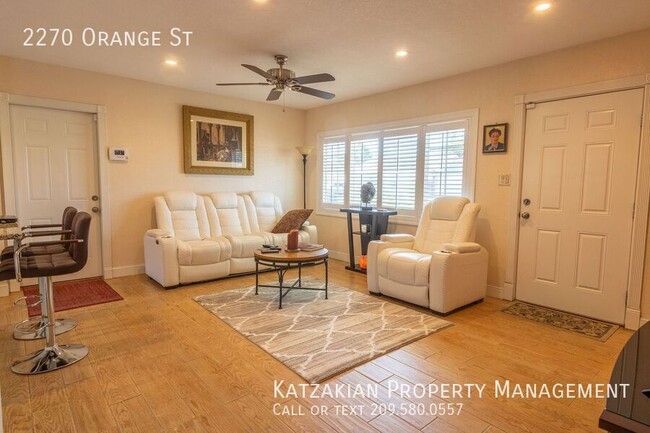 Building Photo - Modern Fully-Furnished 2-Bedroom Home – Fl...