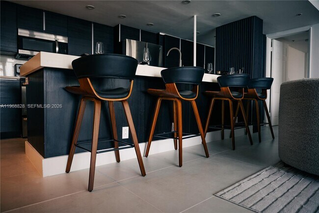 Building Photo - 1717 N Bayshore Dr