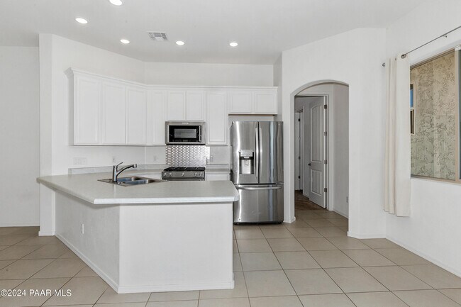 Foto del edificio - 5241 N Elliot Ave