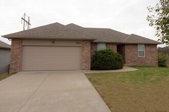 Building Photo - 3747 Bear Creek Ave