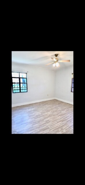 Dormitorio 2 - 983 E Person Ave