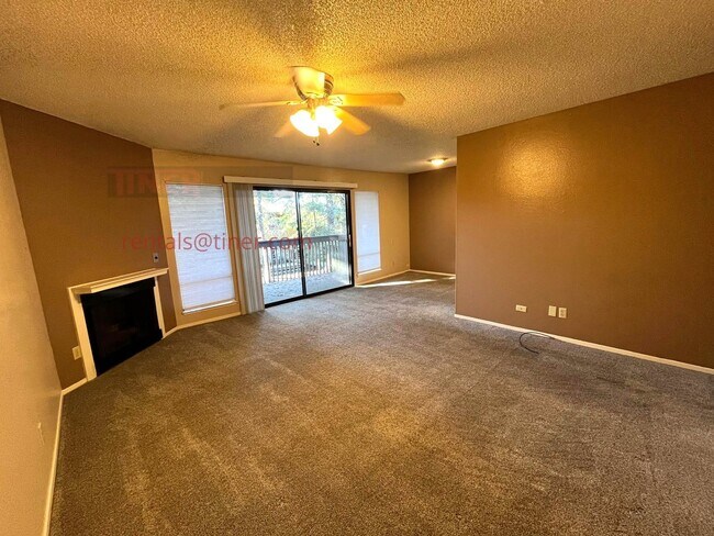 Foto del edificio - Condominium in the desirable Timberlake Co...