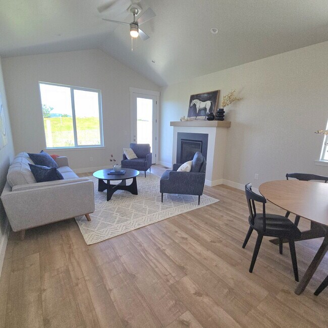 Foto del edificio - New Constrcution! 3 bedrooms, 2 bathrooms
