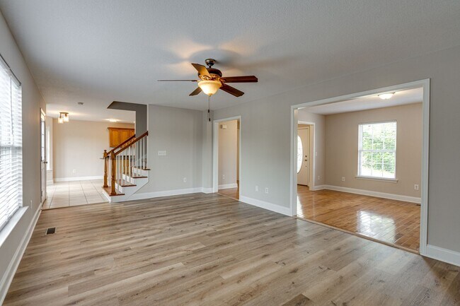 Building Photo - 3BR 2BA