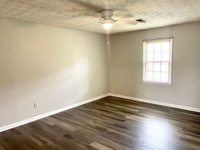 Foto del edificio - Welcome to this charming 1-bedroom, 1-bath...