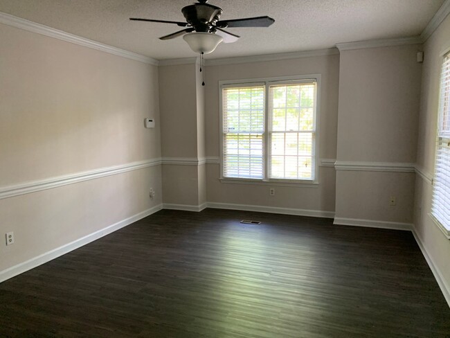 Foto del edificio - North Raleigh Townhome-Large Bedrooms -1.5...