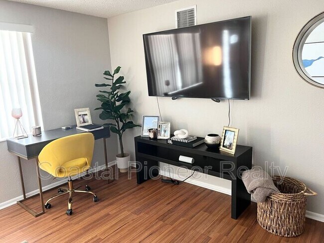 Foto del edificio - 4651 Manor Dr