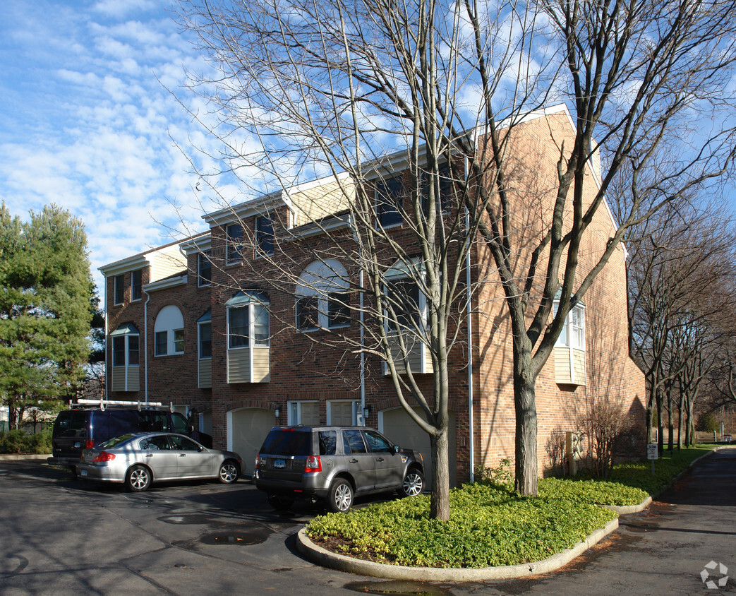 Primary Photo - River Landing Apartments