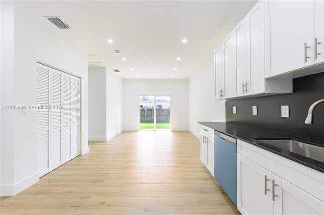 Foto del edificio - 1864 NW 91st St