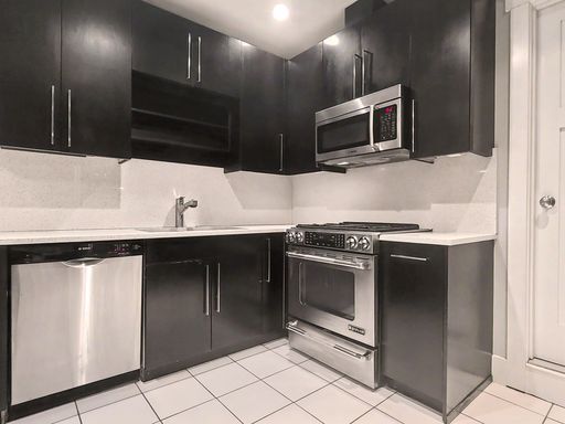 Building Photo - AVAILABLE NOW! Modern Capitol Hill 2 Bedroom Apartment, W/S/G Utilities Included!