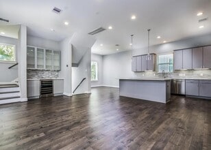 Building Photo - 8409 Hempstead Rd Building Photo - 8409 Hempstead Rd