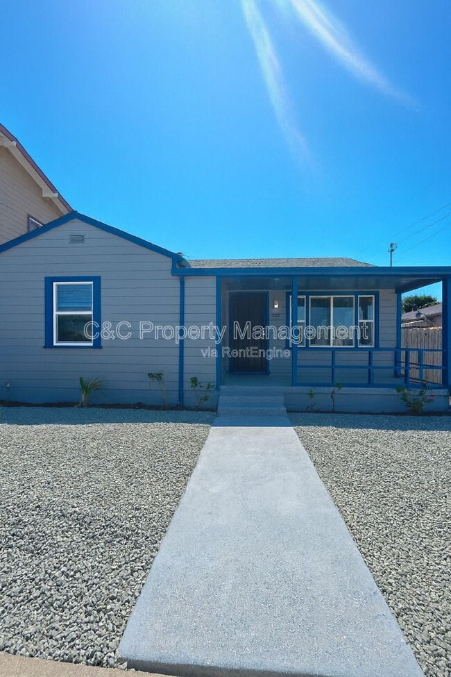 Building Photo - 2370 Lowell Ave