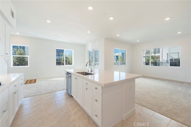 Building Photo - 121 Baluster