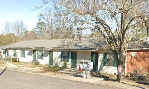 Foto del edificio - 4350 Lakewood Ct