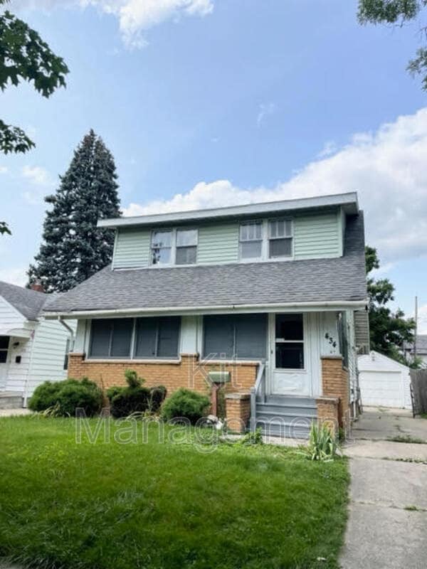 Building Photo - 434 W Poinsetta Ave