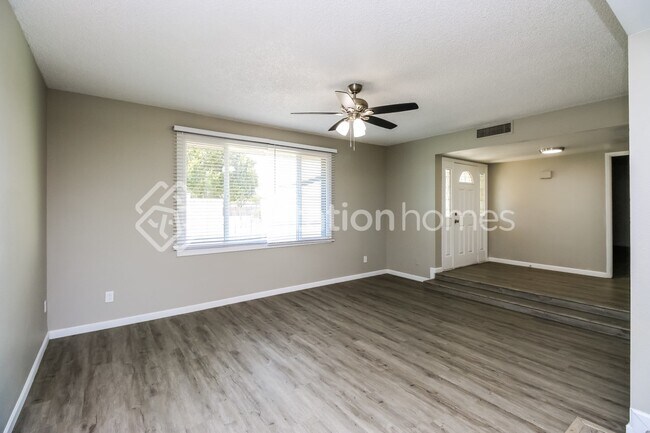 Building Photo - 14851 N 55th Ave