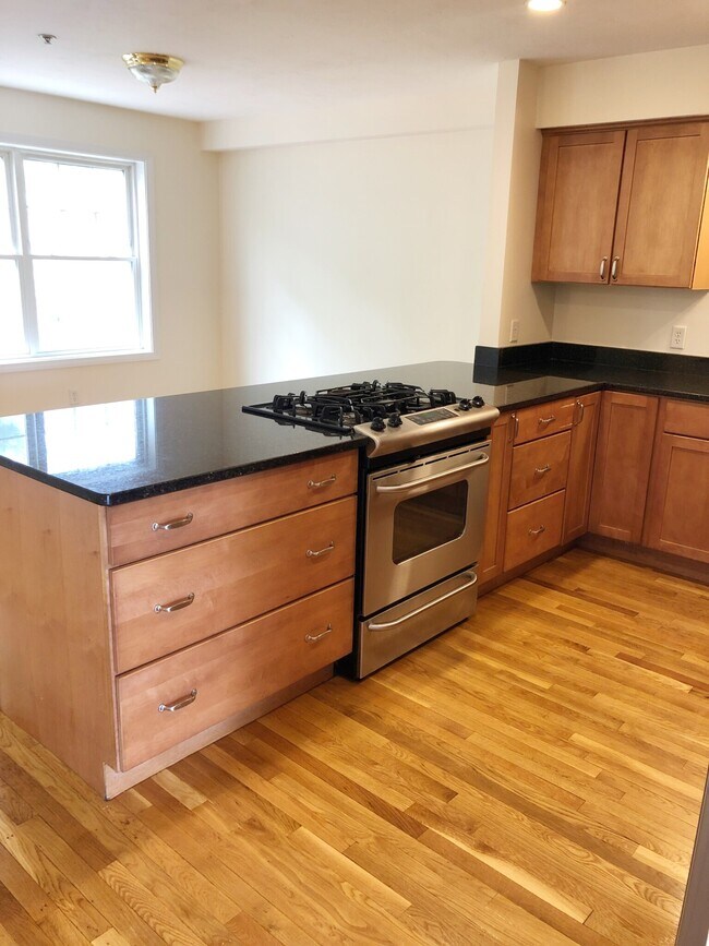 Building Photo - 45 Prospect Hill St