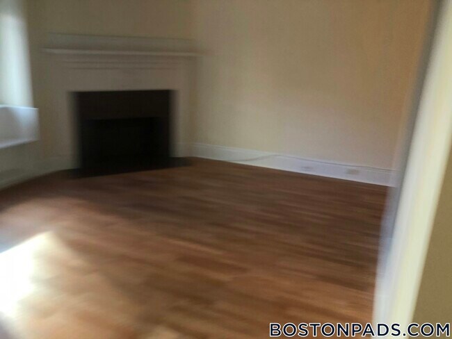 Building Photo - 62 Boylston St