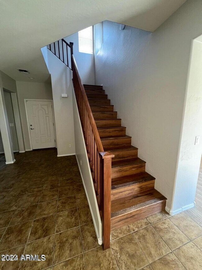 Foto del edificio - 4661 E Laurel Ave