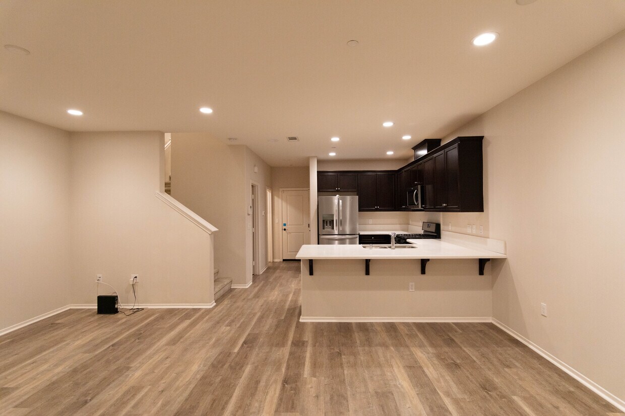 Foto principal - 3430 E Santa Clara Ln