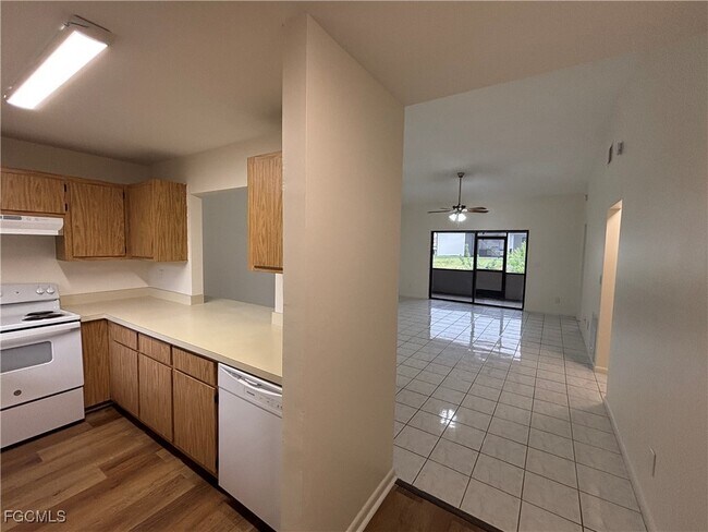 Foto del edificio - 323 NW 16th Pl
