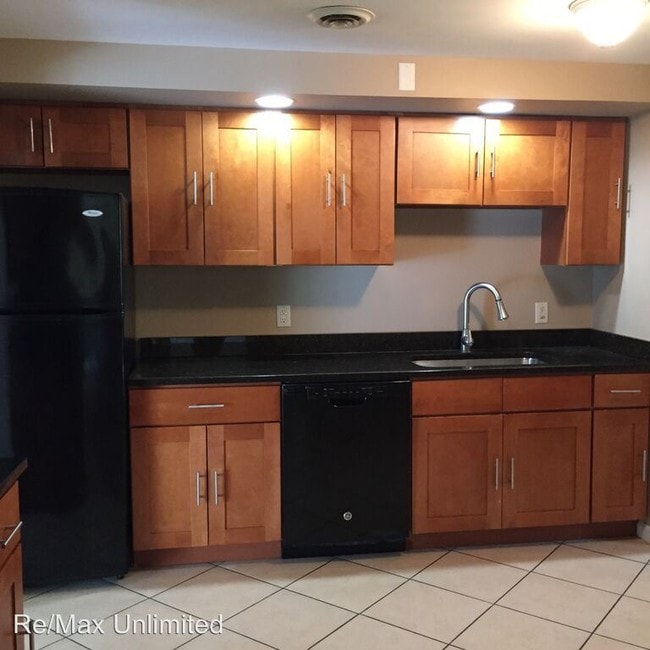 Building Photo - 4 br, 2.5 bath House - 71 Lexington Avenue