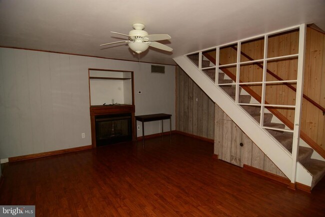 Foto del edificio - 10647 Maple St