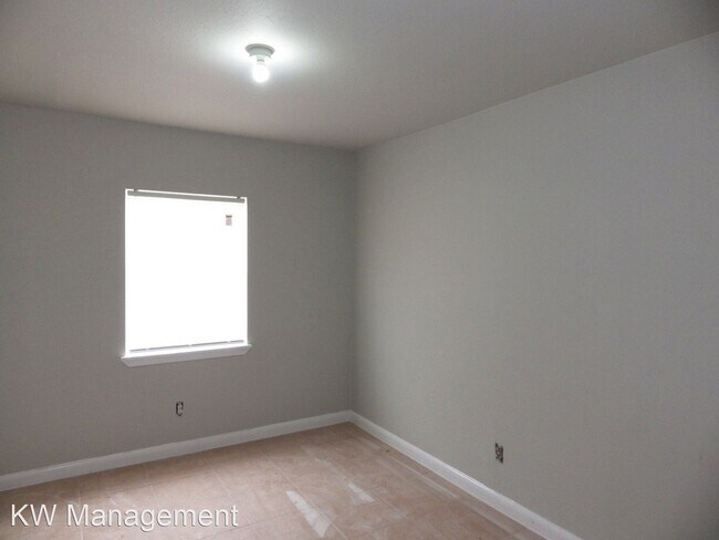 Building Photo - 2 br, 1 bath House - 8930 Duane