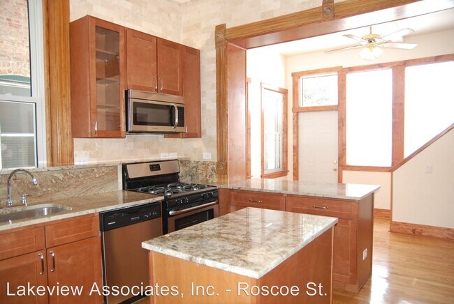 Building Photo - 6 br, 4 bath House - 629 W. Melrose