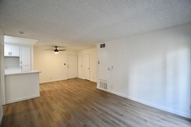 Building Photo - 7032 Remmet Ave