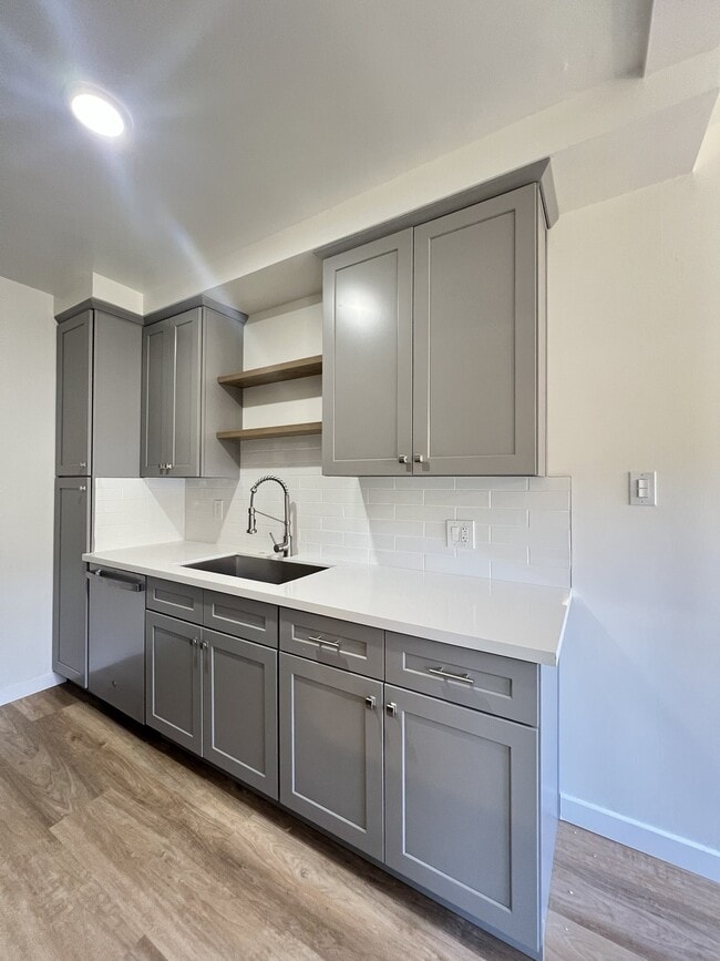 Photo - 1322 Amherst Ave Apartment