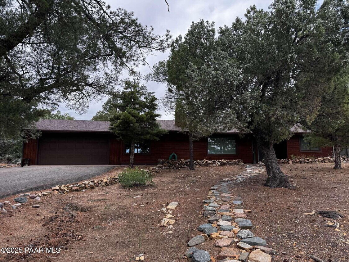 Primary Photo - 152 N Equestrian Way