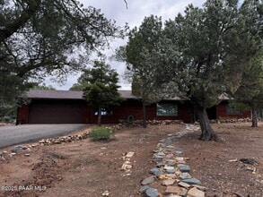Building Photo - 152 N Equestrian Way