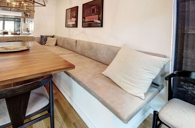 Foto del edificio - Luxury Living in the heart of Platte Park, 5bds, 4bas - Custom Finishes around every corner