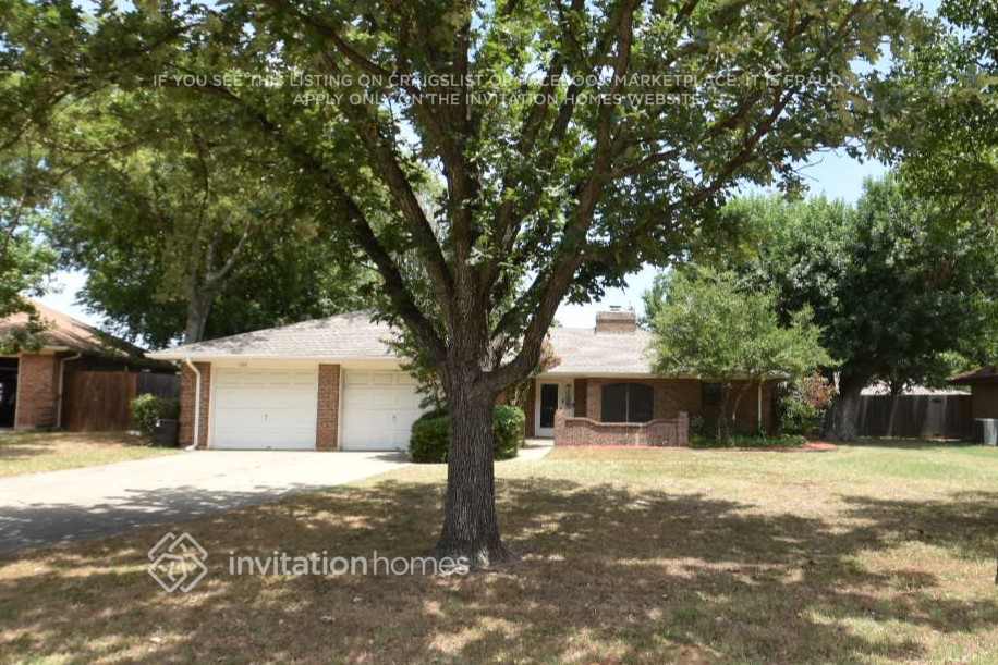 Primary Photo - 105 Creek Courts Dr