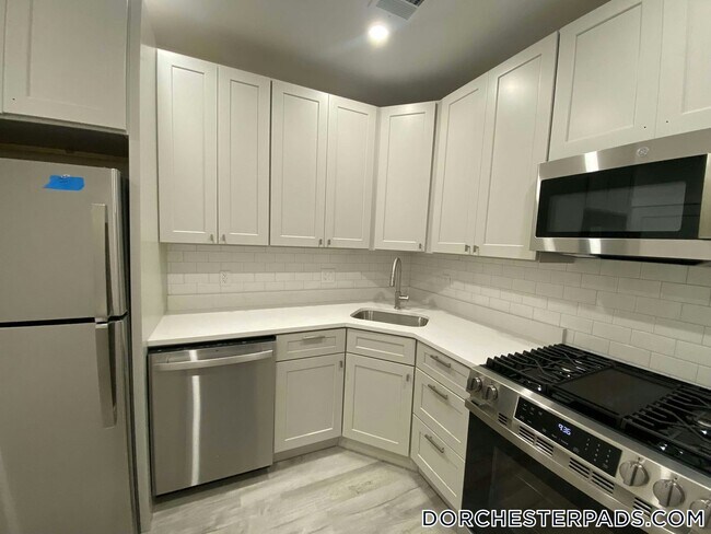 Building Photo - 10 Cawfield St