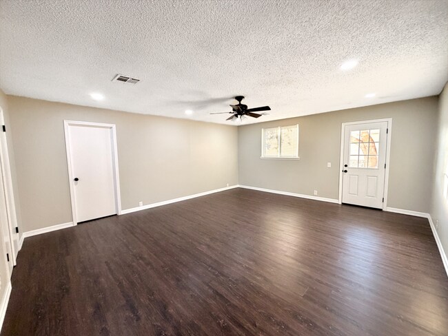 Foto del edificio - Newly Remodeled 3/2 Jenks Home