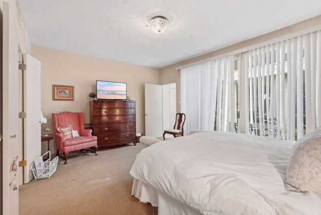 Foto del edificio - 10125 Valley Forge Dr