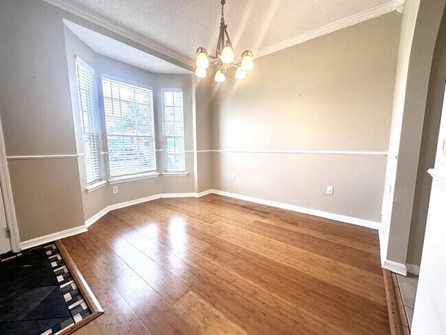 Building Photo - 1538 Sarus Ave