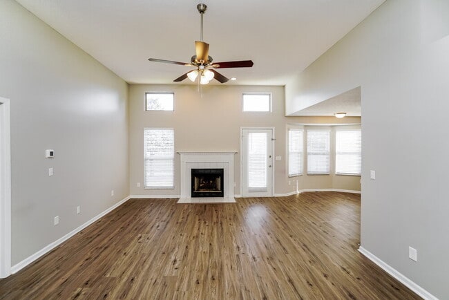 Building Photo - 5655 Dashshund Ct