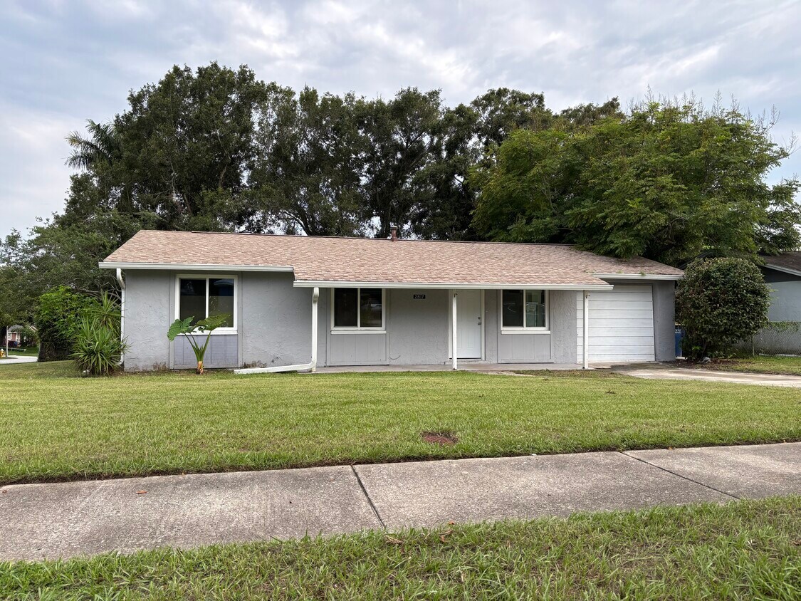 Primary Photo - 2817 Dovewood St