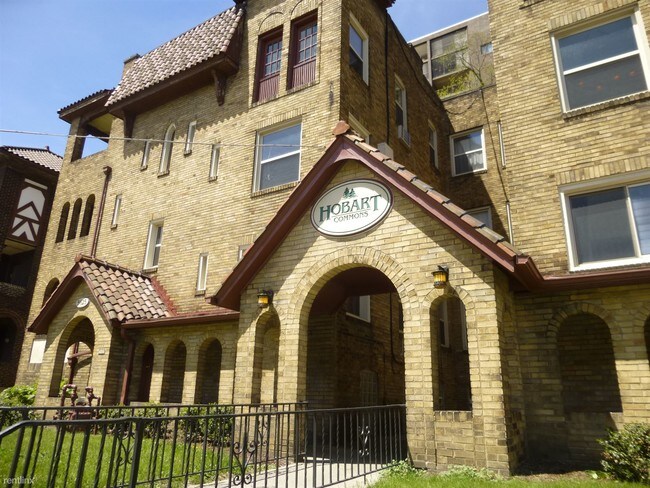 Building Photo - 2 br, 1 bath Apartment - Hobart Commons