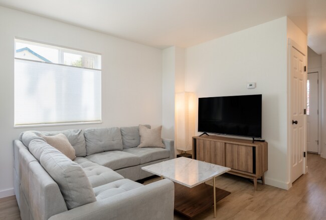 Foto del edificio - 1310 Mitchell St