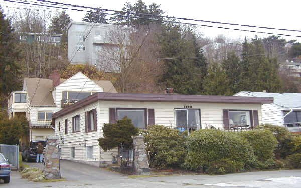 Primary Photo - 1788 Alki Ave SW